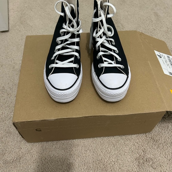 Converse - Picture 4 of 5